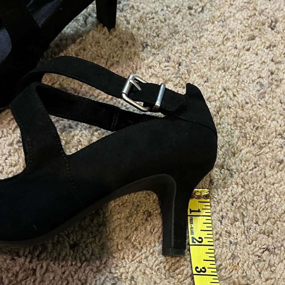 Rockport Women's Black Suede Strappy Heels women's 8.5 EUC like new - Picture 7 of 7